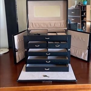 Multi-drawer Jewelry Case